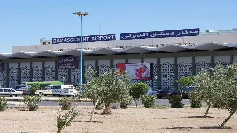 الحكومة السورية تعلق على مشهد "طابور المطار" في دمشق (فيديو)