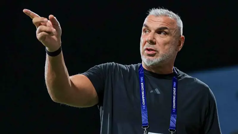 رسميا.. تعيين كوزمين أولاريو مدربا لمنتخب الإمارات