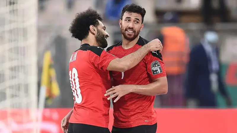 وسط تضارب الأنباء حول إقالته.. تريزيغيه يدعم إيهاب جلال مدرب منتخب مصر