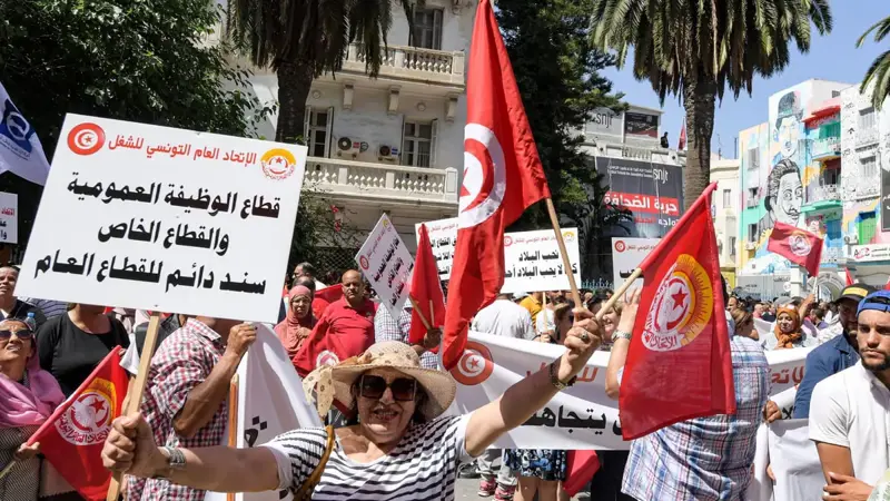 تونس.. اتحاد الشغل يدعو لإضراب في الوظائف العامة