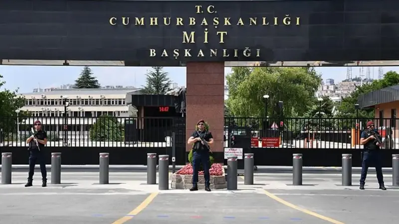 تركيا تعتقل 17 شخصا بتهمة محاولة اختطاف معارض إيراني
