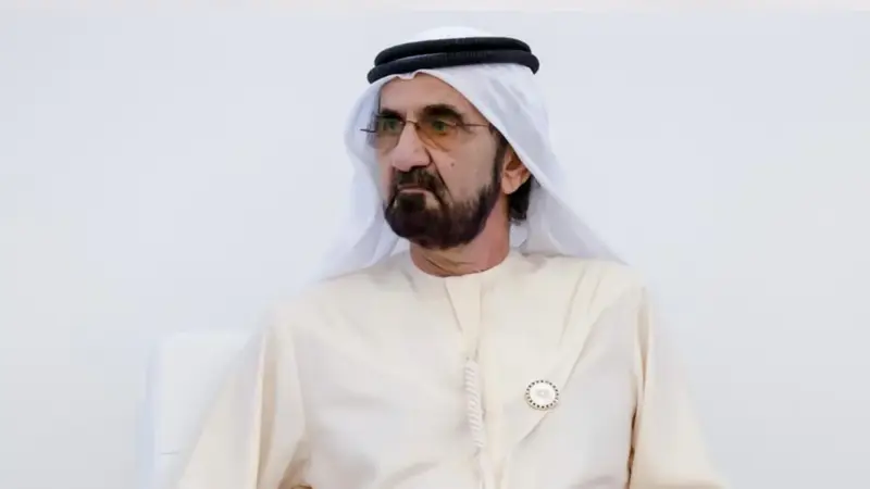 بعد بكائها المؤثر.. حاكم دبي يهدي طفلة عراقية مجموعة خيول