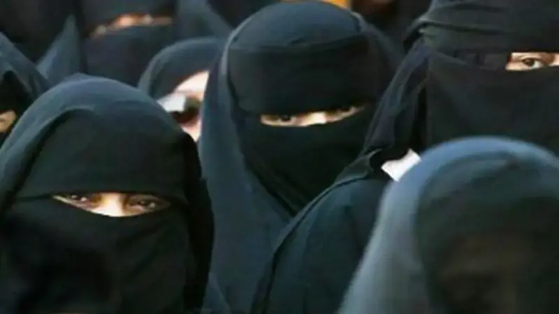 الجزائر.. تفكيك 5 شبكات تجند الجزائريات للالتحاق بداعش