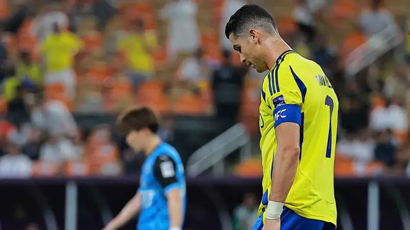 ميسي أفضل منه.. نجم الاتحاد السعودي يصدم رونالدو (فيديو)