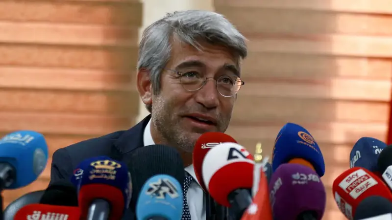 لبنان يطلب الاستحواذ على حصة "نوفاتك" الروسية في اتفاقيتي تنقيب