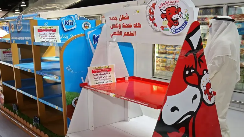 الرسوم المسيئة للنبي تهدد رواج السلع الفرنسية في الخليج