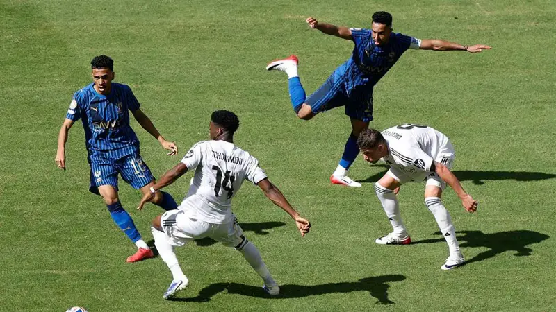 37 تمريرة.. فيديو يظهر اكتساح الهلال لريال مدريد في الملعب (شاهد)
