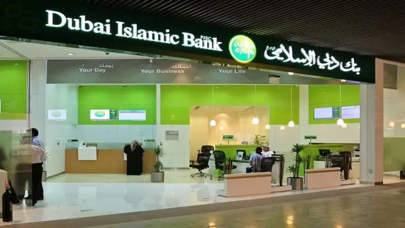 ملياردير أفريقي يروي كيف سرق بنكًا إماراتيًا بالسحر الأسود (صور)