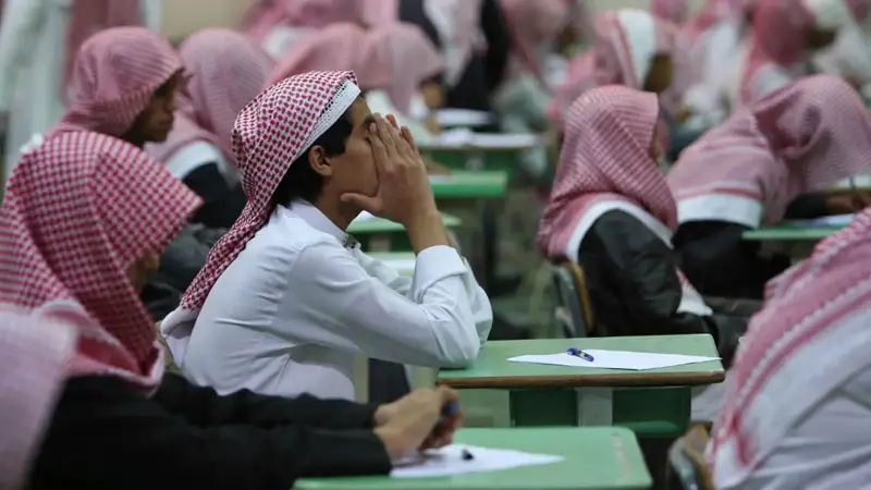 السعودية.. ملايين الطلاب والمعلمين يحتفلون بنهاية "أطول عام دراسي"