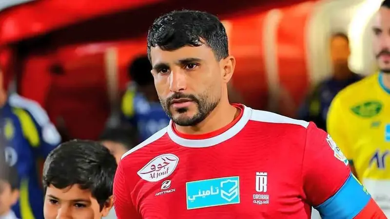 فقل للشامتين بنا أفيقوا.. تغريدة نارية من رافع الرويلي بعد خسارة النصر (صورة)