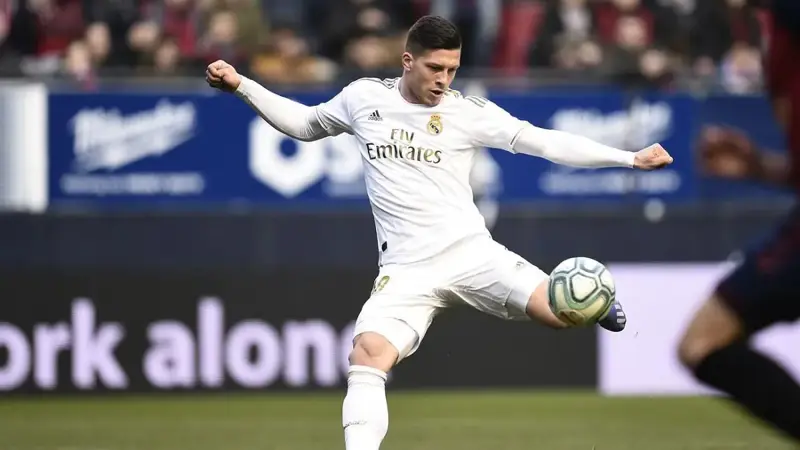 لوكا يوفيتش مهاجم ريال مدريد يواجه عقوبة الحبس 6 أشهر