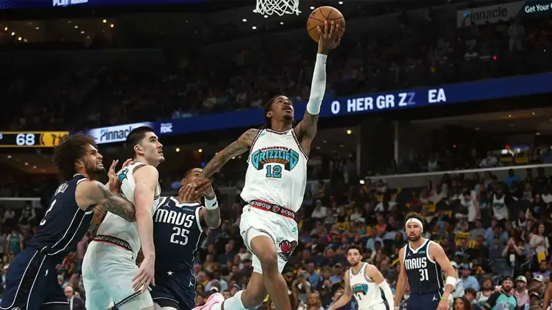 NBA.. غريزليز وهيت يتأهلان للأدوار الإقصائية بدوري السلة الأمريكي