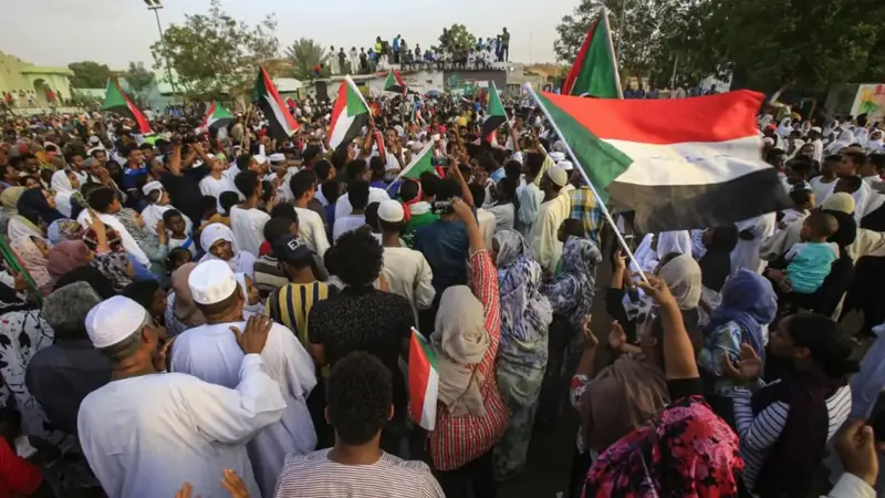 السودان.. قبائل البجا تهدد بإعادة إغلاق شرق البلاد