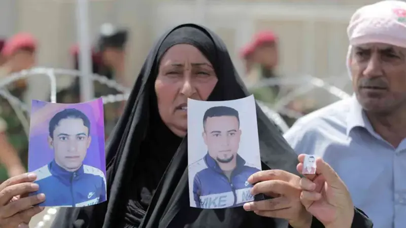 أسر ضحايا "مجزرة سبايكر" يطالبون بمحاسبة الضباط "المقصرين" ويهددون باعتصام مفتوح