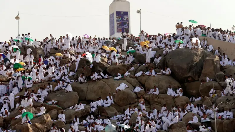 حرارتها وصلت 72 درجة.. السعودية تحذّر الحجاج من التعرض لأشعة الشمس (فيديو)