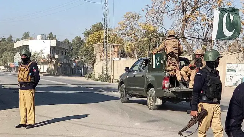 باكستان.. هجمات لمسلحين ترجئ تدشين مطار موّلته الصين