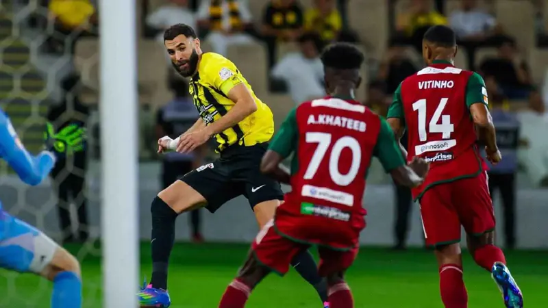 الاتحاد يعبر عقبة الاتفاق ويقطع خطوة جديدة نحو لقب الدوري السعودي (فيديو)