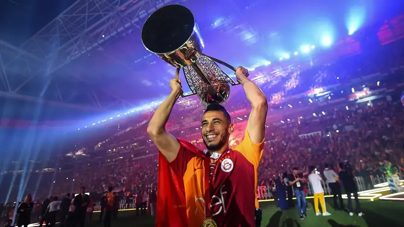 تقرير : يونس بلهندة يحسم مستقبله ويصدم ناديي الهلال والأهلي