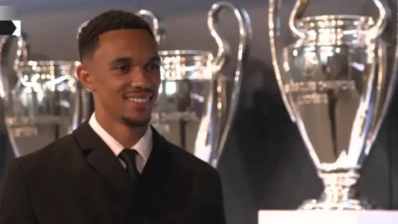 ليس 66.. الكشف رسميا عن رقم قميص أرنولد مع ريال مدريد (فيديو)