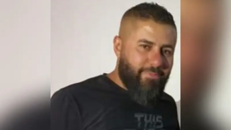 من هو راجي فلحوط؟
