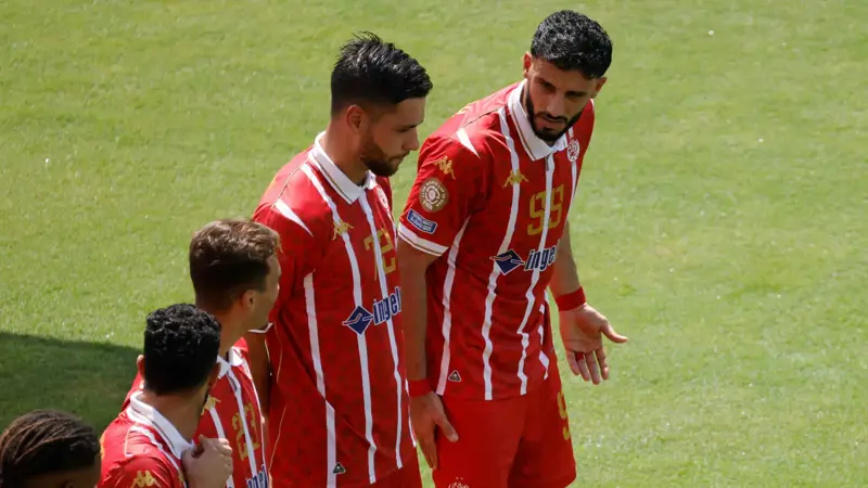 الصفقة الفضيحة.. جماهير الوداد المغربي تشن هجوما حادا على عمر السومة