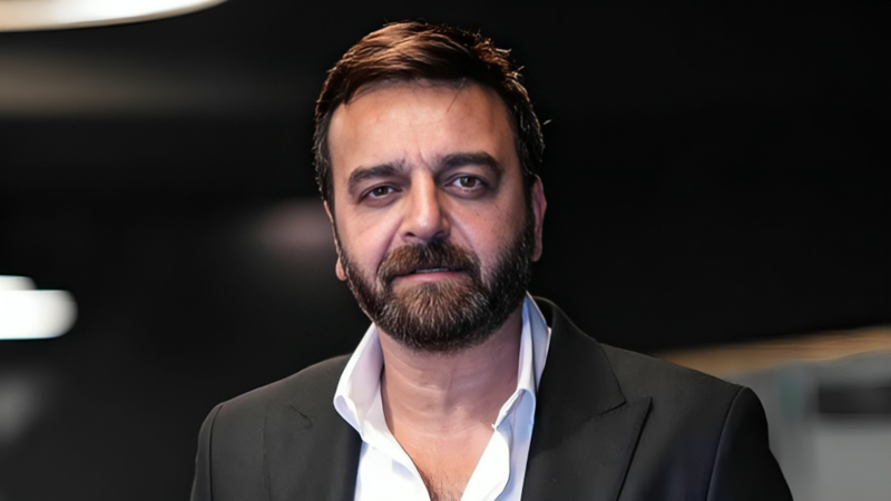 تفاصيل المراسلات السرية بين مجد وسامر المصري في زمن الأسد
