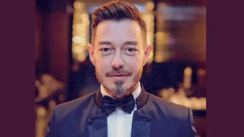أحمد زاهر يقرر تغيير معاملته مع الجمهور بعد تسريب مكالمة له (فيديو)