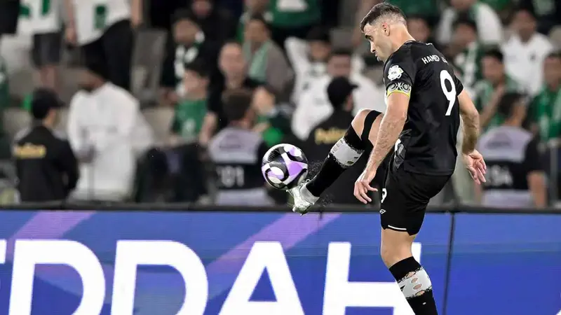 مفاجأة كبرى.. كم دفع الهلال لاستعارة عبد الرزاق حمدالله من الشباب؟