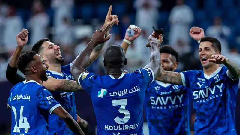 ضربة موجعة للهلال قبل مواجهة الأهلي السعودي