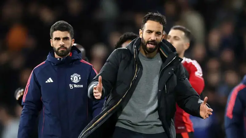 بعد أول مباراة.. أموريم يواجه مشكلة هائلة في مانشستر يونايتد