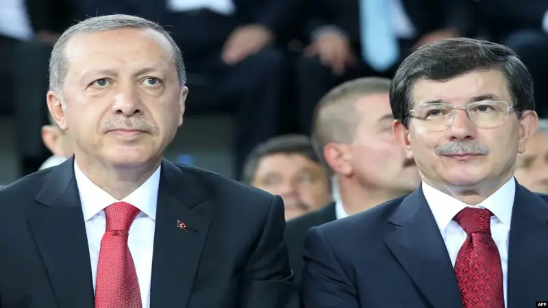 "حزب أردوغان" يفصل رئيس الوزراء السابق أحمد داود أوغلو