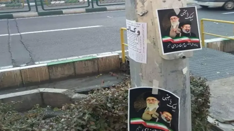 مقرب من الحرس الثوري والباسيج.. هل بدأ النظام الإيراني الترويج لنجل خامنئي ليكون المرشد الجديد؟