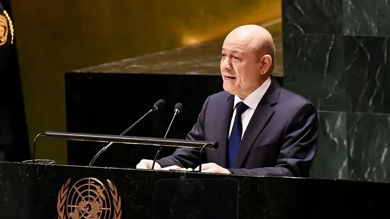 العليمي: المرجعيات الثلاث ضمان لتأسيس سلام مستدام في اليمن