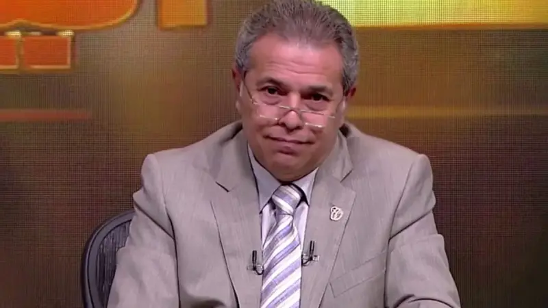 بالفيديو.. توفيق عكاشة يكشف عن إصابته بالشلل