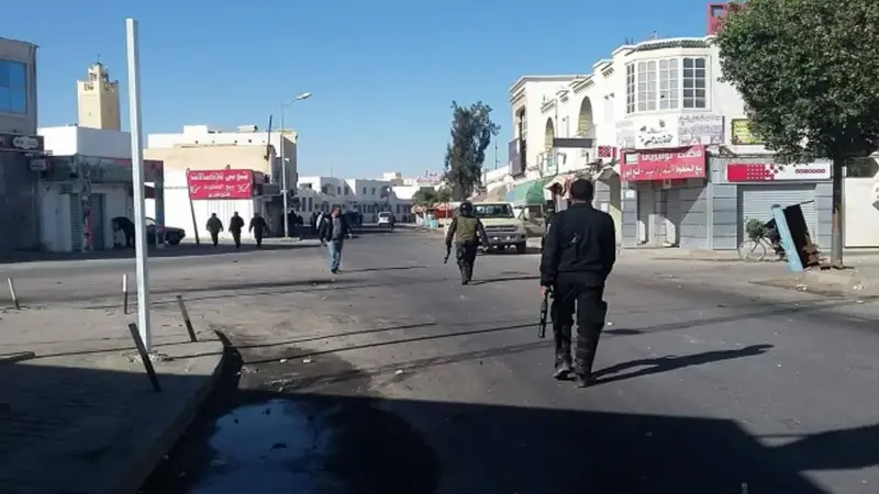 تونس.. الاحتجاجات تتجدد في بنقردان بعد فشل الوفد الحكومي بتهدئتها (صور)
