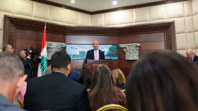 وصفهم بـ"الحيوانات والفوضويين".. المبعوث الأمريكي يهين الإعلاميين اللبنانيين