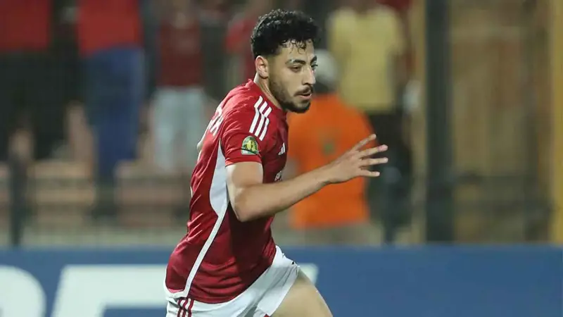 تلاعب بالخطيب و"اشتغل" الأهلي.. خطأ أكرم توفيق الذي أغضب الجميع (فيديو)
