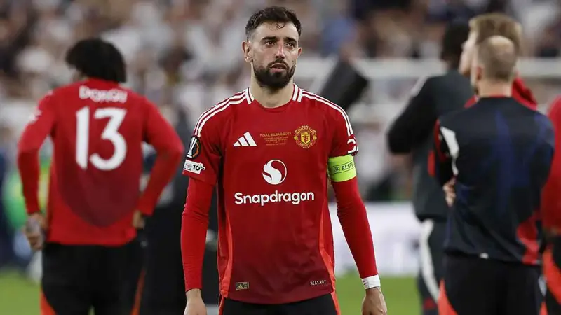 أول تعليق من مانشستر يونايتد على عرض الاتحاد السعودي لضم برونو فرنانديز
