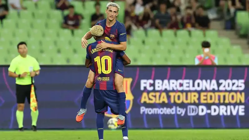 اسم مفاجئ.. إعلامي إسباني يطالب بانتقال نجم برشلونة إلى ريال مدريد