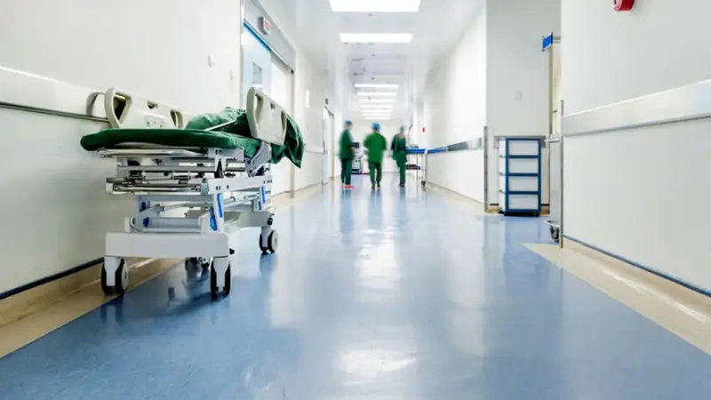 خطأ طبي يحول حياة شاب إلى "جحيم" بالأردن.. وحكم قضائي لتعويضه بمبلغ ضخم