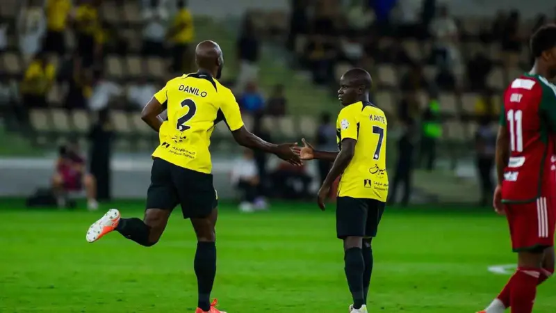ماذا يحتاج الاتحاد للتتويج رسميًا بلقب الدوري السعودي؟