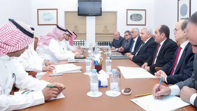 بعد استقبالها رئيس الائتلاف المعارض.. السعودية: حريصون على توحيد الجهود لحل الأزمة السورية