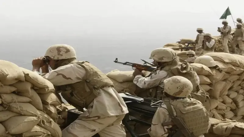 السعودية.. جندي بالحد الجنوبي يستشهد على مائدة عشاء والده