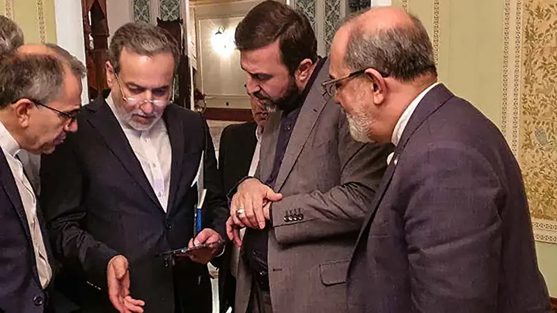 مسؤول إيراني: مفاوضات مسقط لم تناقش "نقل اليورانيوم"