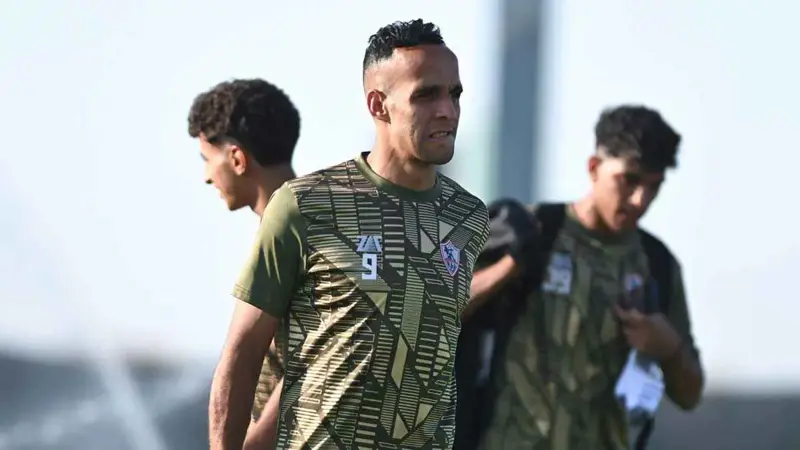 ناصر منسي يفاجئ غوميز قبل مباراة بيراميدز