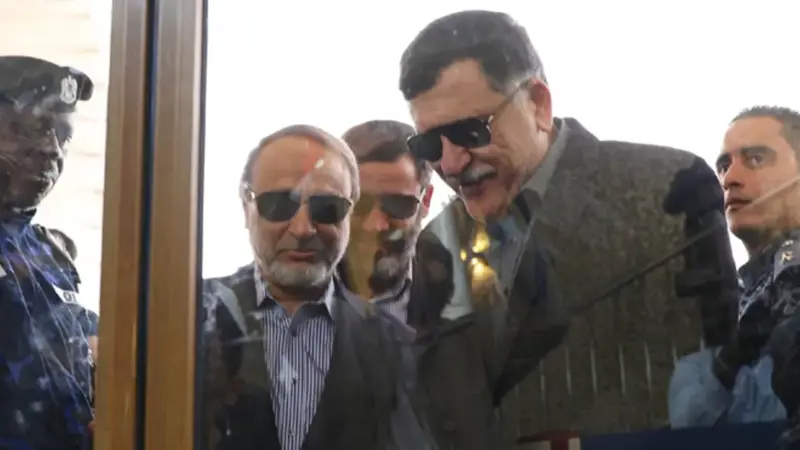 بالفيديو.. قائد عسكري يهدد بطرد السراج والسويحلي من طرابلس