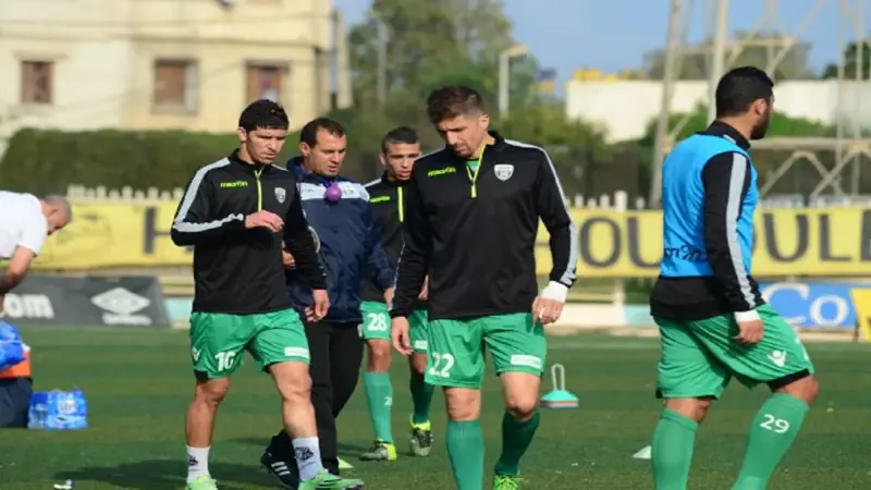 اعتقال زناتي بن تيبة لاعب مولودية بجاية الجزائري متلبسًا بحيازة كوكايين