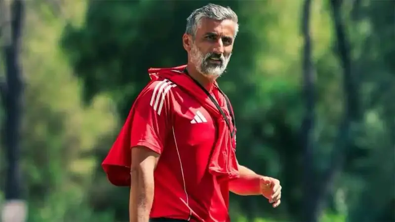 جلسة مع الخطيب.. أول المرشحين لخلافة ريبيرو يظهر في الأهلي
