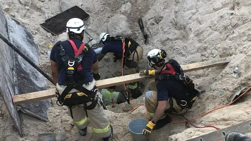 وفاتان بحادثة انهيار في مطار الكويت الجديد