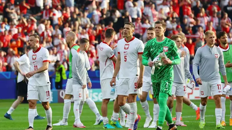 نجم منتخب بولندا يغازل النصر السعودي بطريقة مثيرة (فيديو)